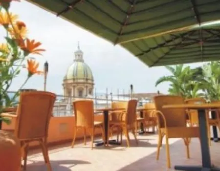 Quattro Canti Hotel 3*